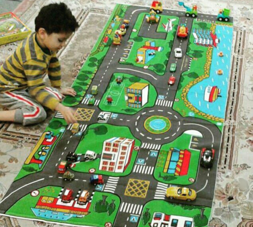 حراج بازی شهر کوچک همراه با علائم رانندگی