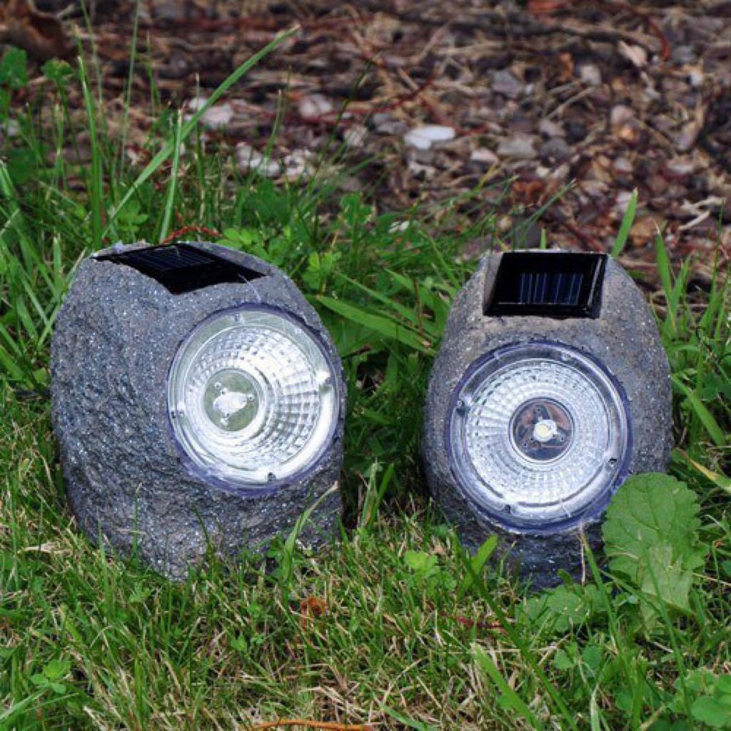 خرید پستی  چراغهای خورشیدی تزیینی طرح سنگ