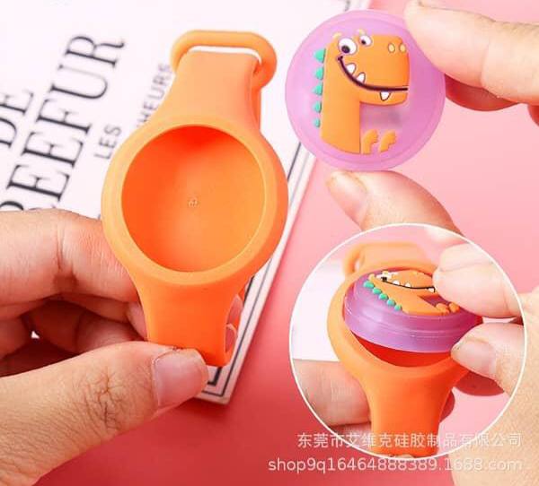 ساعت کودک هوشمند دورکننده حشرات فار Smart baby watch faar repellent ساعت کودک هوشمند دورکننده حشرات فار Smart baby watch faar repellent